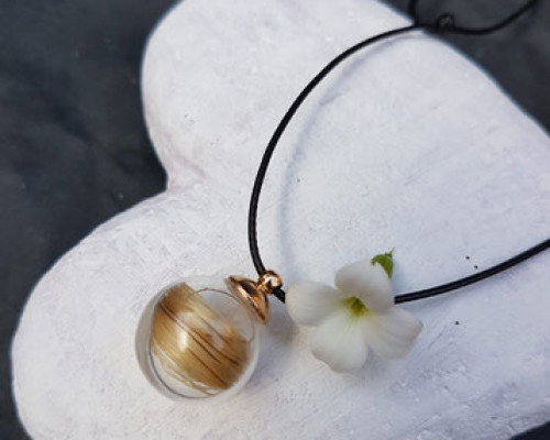 Anhänger aus Tierhaar